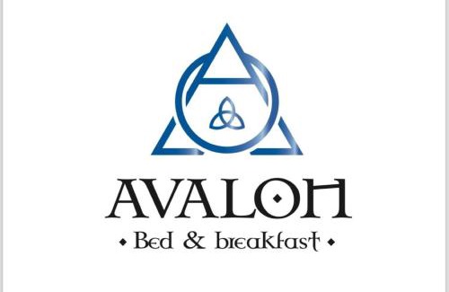 Esquina Bed & Breakfast | Budget-Friendly Avalon: Pet Friendly with Pool Access