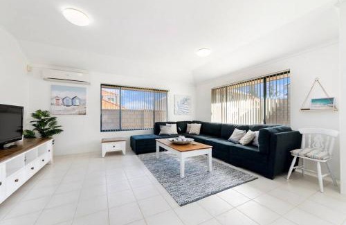 Wannanup House | Family-Friendly Avalon Beach Escape with Free Wifi