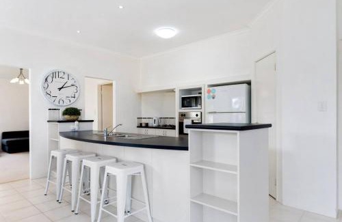 Wannanup House | Family-Friendly Avalon Beach Escape with Free Wifi