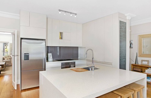 Avalon Beach House | Relaxing Avalon Dream Beach House with Private Pool & Kitchen
