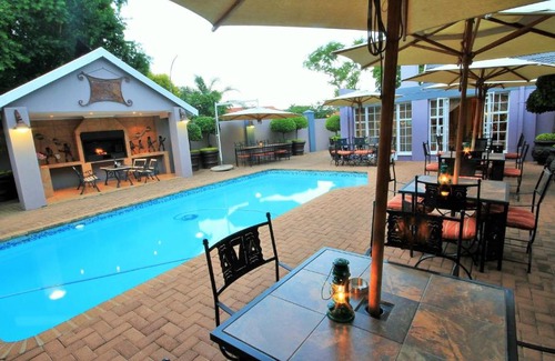 Newcastle House | Experience Avalon Guest Manor: 5-Star Comfort & Amenities