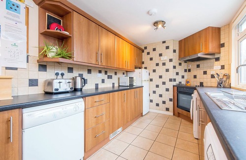 Nolton House | Relaxing Avalon Holiday Home in Nolton Haven for Families