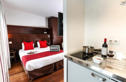 Saint-Vincent-de-Paul Hotel | Relax at Avalon Hotel: Pet-Friendly with Breakfast Included