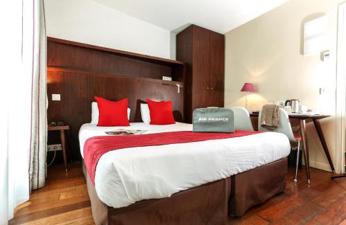 Saint-Vincent-de-Paul Hotel | Relax at Avalon Hotel: Pet-Friendly with Breakfast Included