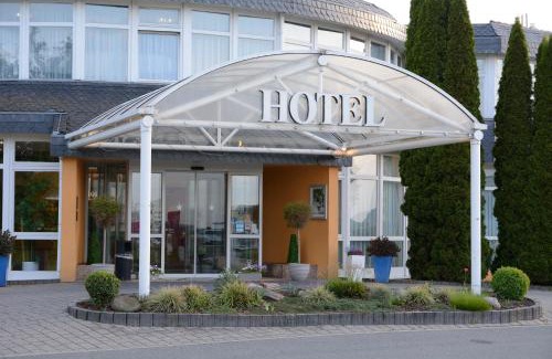 Konigslutter am Elm Hotel | Experience AVALON Hotelpark Königshof: Pet-Friendly Retreat
