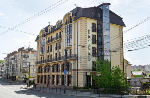 Ternopil Hotel | Experience Avalon Palace: Pet-Friendly & Spa Retreat