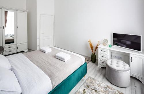Lviv City Center Apartment | Elegant Avangard Apart on Shevchenko Avenue - 4 Star Stay