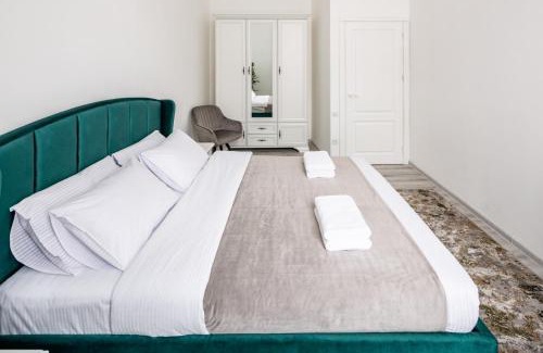 Lviv City Center Apartment | Elegant Avangard Apart on Shevchenko Avenue - 4 Star Stay