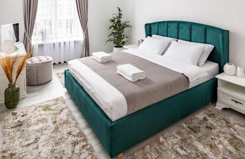 Lviv City Center Apartment | Elegant Avangard Apart on Shevchenko Avenue - 4 Star Stay