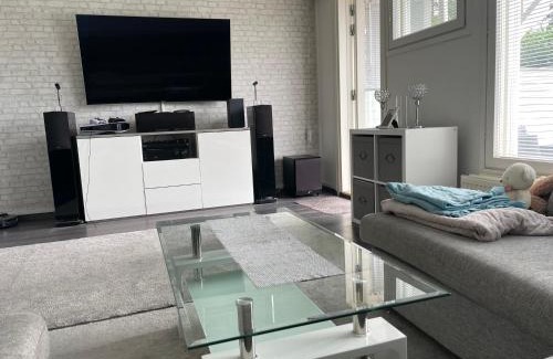 Jyvaskyla Apartment | Explore Avara: Stunning Two-Level Apartment with Ocean Views