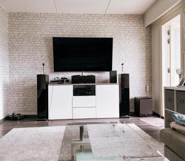 Jyvaskyla Apartment | Explore Avara: Stunning Two-Level Apartment with Ocean Views