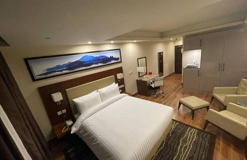 Gilgit Hotel | Family-Friendly Avari Xpress Gilgit with Breakfast Included