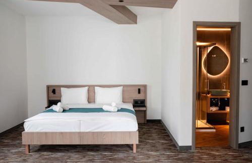 Gyongyos House | Experience Avarka: Oceanfront Getaway with Pet-Friendly Amenities