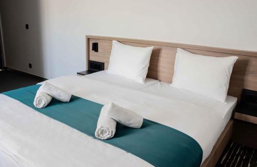 Gyongyos House | Experience Avarka: Oceanfront Getaway with Pet-Friendly Amenities
