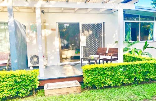 Avarua Apartment | Oceanfront Avarua Escape with Pool - Rated 9.5/10