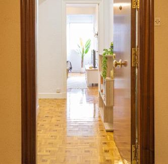 Baranain Apartment | Family-Friendly Stay at Avda Pamplona Hospitales Universidad