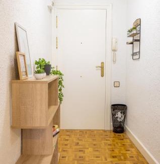 Baranain Apartment | Family-Friendly Stay at Avda Pamplona Hospitales Universidad