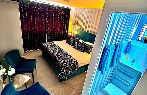 Babbacombe House | Ocean View Aveland House: Family-Friendly Retreat