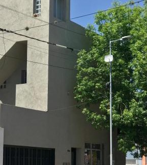 San Nicolas de los Arroyos Apartment | Convenient Avenida 2 Apartment with Breakfast & Pet-Friendly