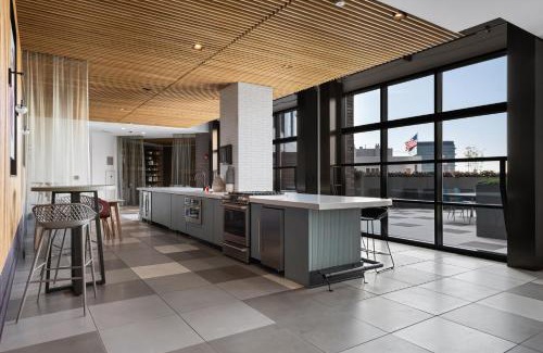 River West Apartment | Elegant Presidential Penthouses with Scenic Views - Cloud9
