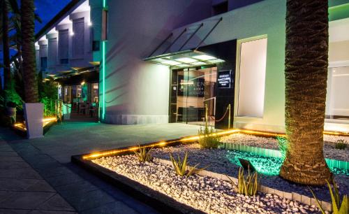 Vera Hotel | Oceanfront Bliss at Avent Verahotel - 4-Star Retreat