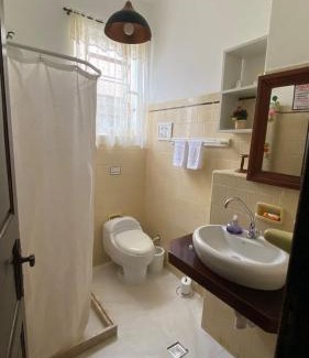 Araras House | Relaxing Getaway in Secretário with Nature Trails & Pets