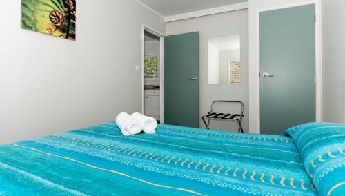 Paihia Hotel | Explore Averill Court Motel: Family-Friendly with Pool & Hot Tub