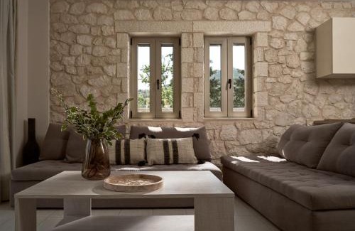 Vlicho Villa | Elegant Avesta Private Villas with Oceanfront Pool Access