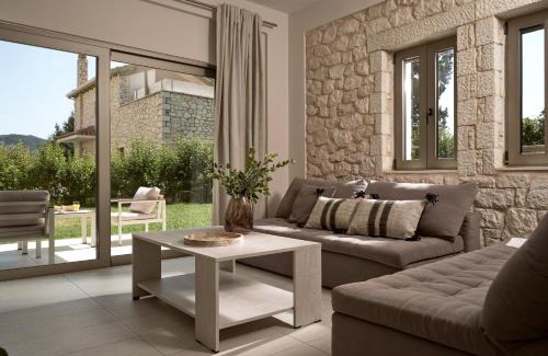 Vlicho Villa | Elegant Avesta Private Villas with Oceanfront Pool Access