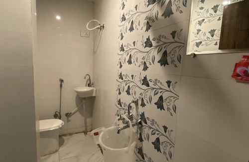 Udaipur District Hotel | Relax at CZAR Palace Resort Udaipur with Pool and Dining