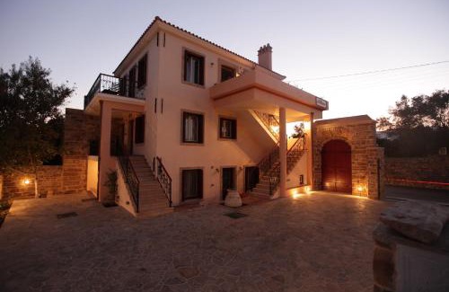 Kambos Apartment | Avgerinos Hotel: Family-Friendly Retreat with Top Ratings