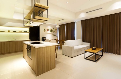 South Tangerang Hotel | Explore the Aviary Bintaro: Spa, Pool & Family-Friendly Stay