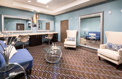 Mehlville Hotel | Explore Aviator Hotel & Suites: Ideal for Family Getaways