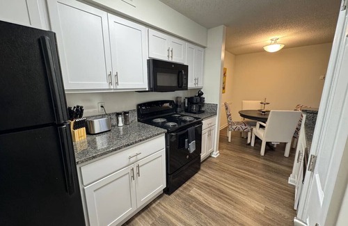 Northeast Virginia Beach Apartment | Aviator's Landing/2 bdrm
