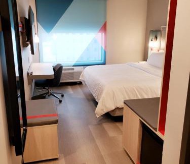Beckett Ridge Hotel | Pet-Friendly Avid Hotels - Cincinnati N with 8.5/10 Rating