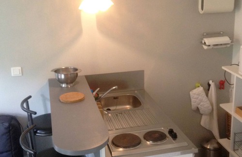 Avignon Cottage | Beautiful Avignon Guest Cottage with Garden & Family Amenities