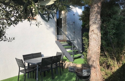 Villeneuve-les-Avignon Cottage | Experience Avignon Festival with Pool & Spa Amenities