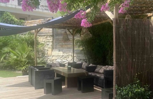 Avignon Apartment | Discover Avignon la Maison des Roses: Family-Friendly Retreat