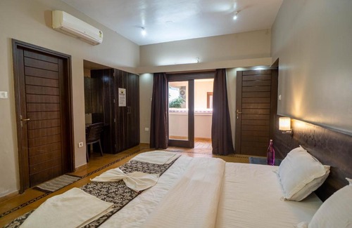 Saligao Villa | Relaxing 3 BHK Villas with Pool in Calangute Saligaon