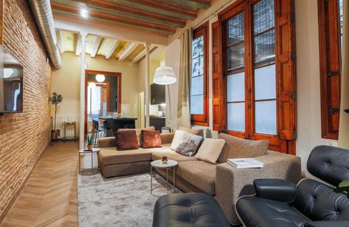 Gothic Quarter Apartment | Discover Avinyó: Family-Friendly Loft in Gothic Quarter