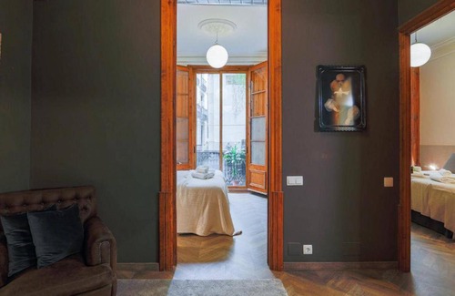 Gothic Quarter Apartment | Discover Avinyó: Family-Friendly Loft in Gothic Quarter