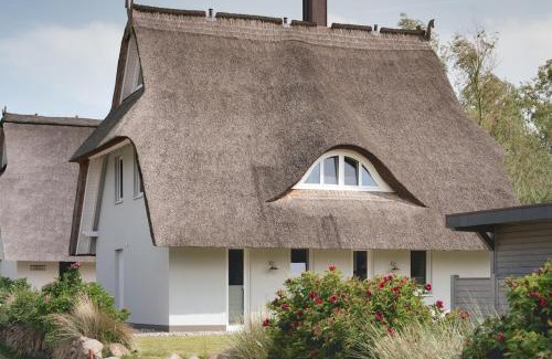 Am Salzhaff House | Cozy Aviva Retreat with Fireplace & Sauna for Families
