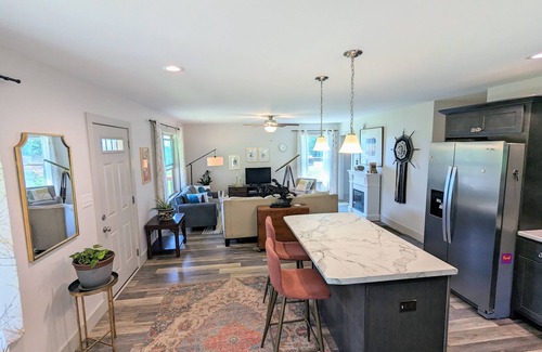 Mars Hill House | Idyllic AVL-Area Mountain Retreat: Family-Friendly Escape
