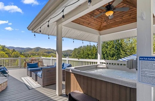 Leicester House | AVL Mtn views, Pool, Hot Tub, Game & Movie Room!