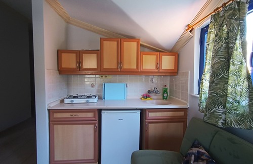 Icmeler Apartment | Budget-Friendly Avlu 2 Apart with Pool and Pet Friendly