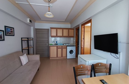 Icmeler Apartment | Budget-Friendly Avlu 2 Apart with Pool and Pet Friendly