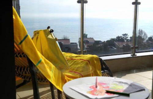 Olimp Apartment | Inviting Avo Apartments: Oceanfront Stay with Pool Access