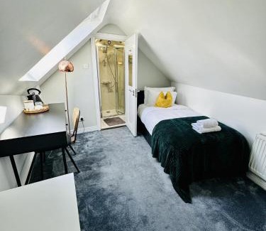 Glasnevin Bed & Breakfast | Discover Avoca House B&B: Guest Rated 9.3/10 with Pool