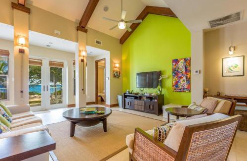 West Bay House | Relax at Avocado Cottage with Hot Tub & Kitchen Amenities