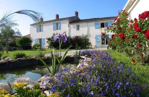 Chaille-les-Marais Apartment | Relax at Avocette: Gîte with Heated Pool in Vendée